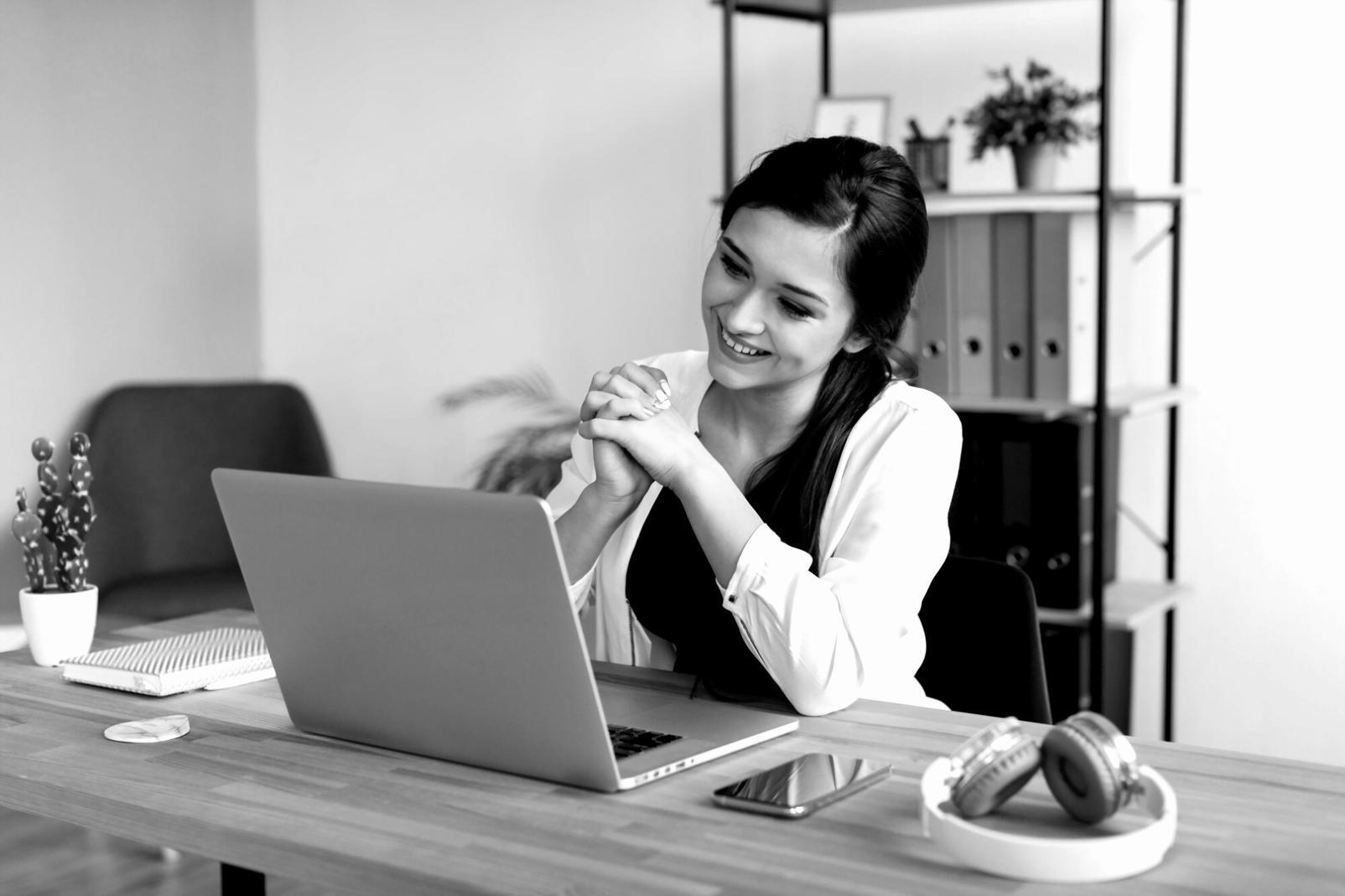 Professional trader analyzing complex market patterns on advanced trading platform